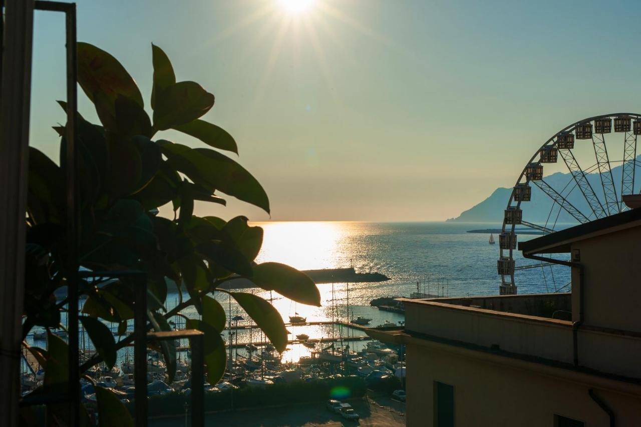 Mareluna Penthouse - Luxury Suites Salerno Esterno foto